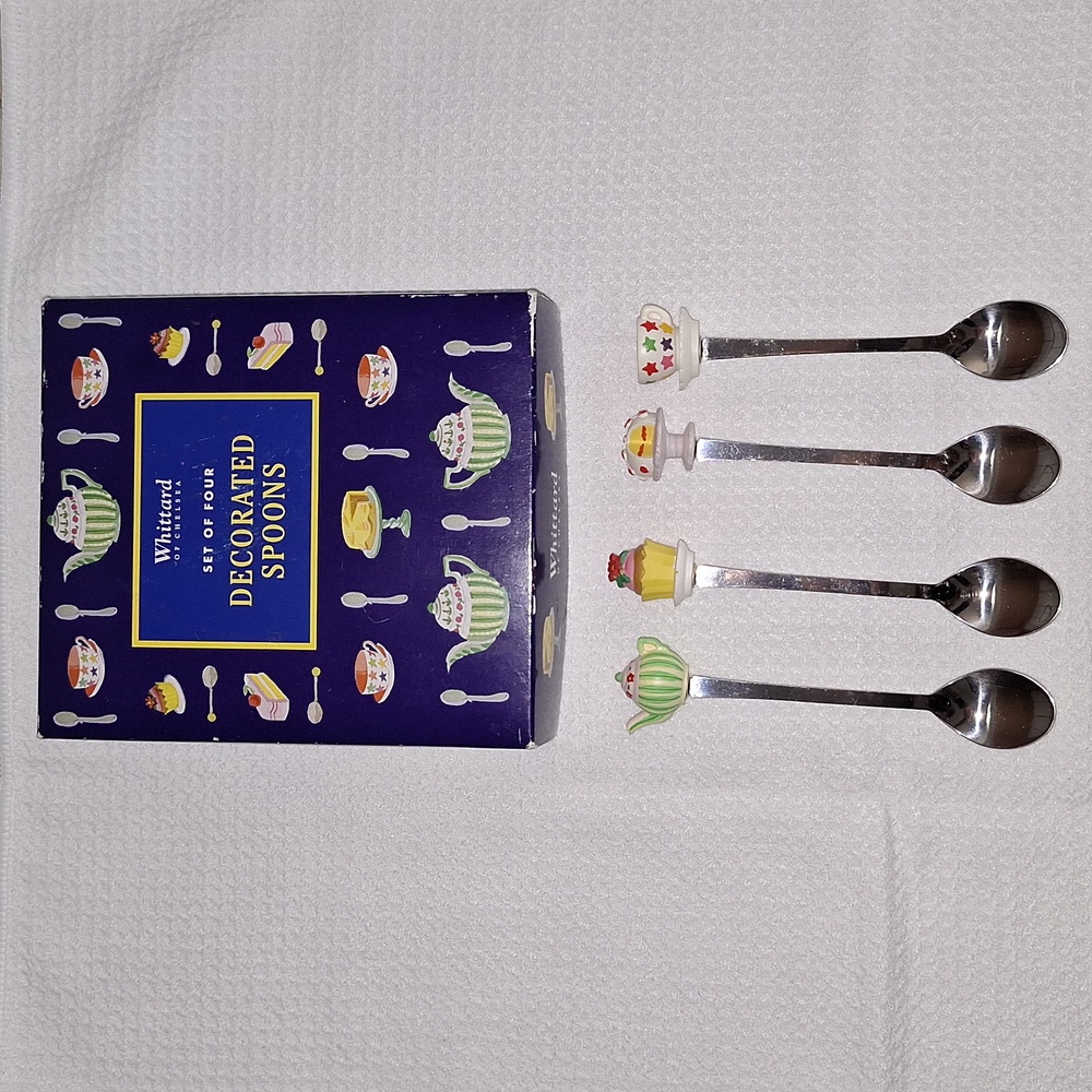🥄 Whittard of Chelsea set of 4 decorated spoons. Tea and desserts theme.